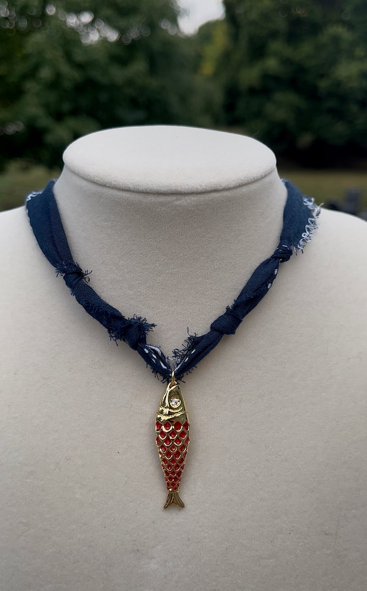 Navy + red fishie