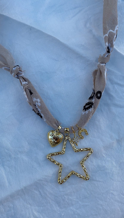 Lucky star charm cluster