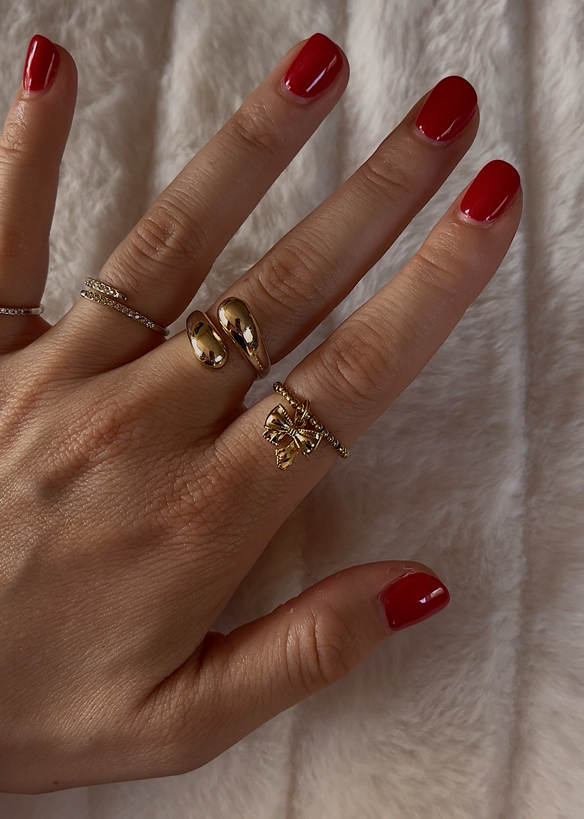 Bow charm ring