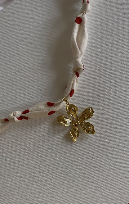 la dolce dot necklace
